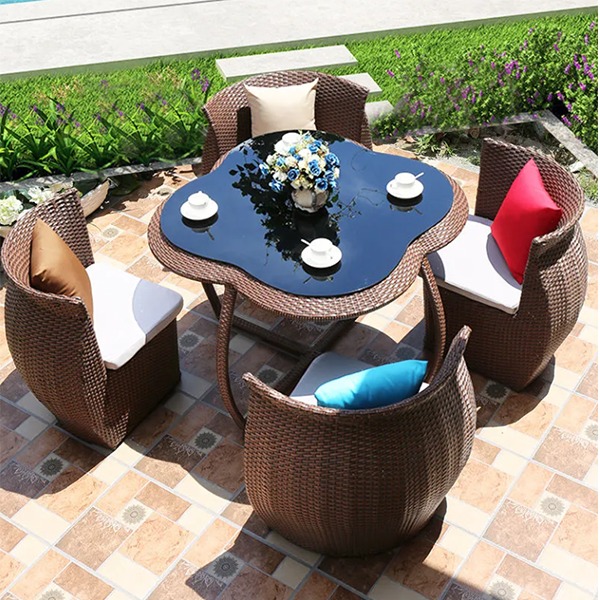 Set of 5 wicker garden chairs and tables; Sale